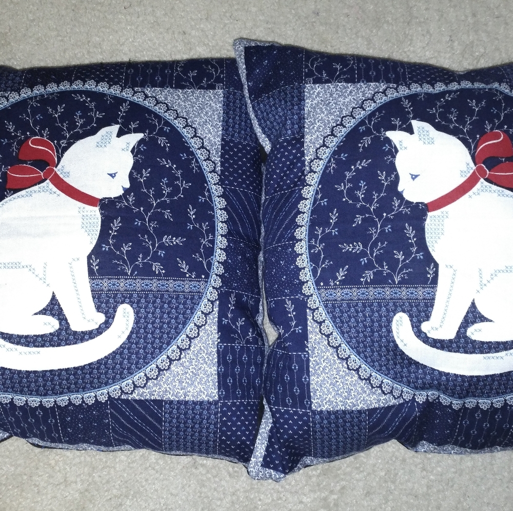 Pair of cats accent pillows, new, 14x14" dark blue, handmade - Picture 4 of 4